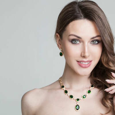 10 Tips for Pairing Jewelry With Outfits